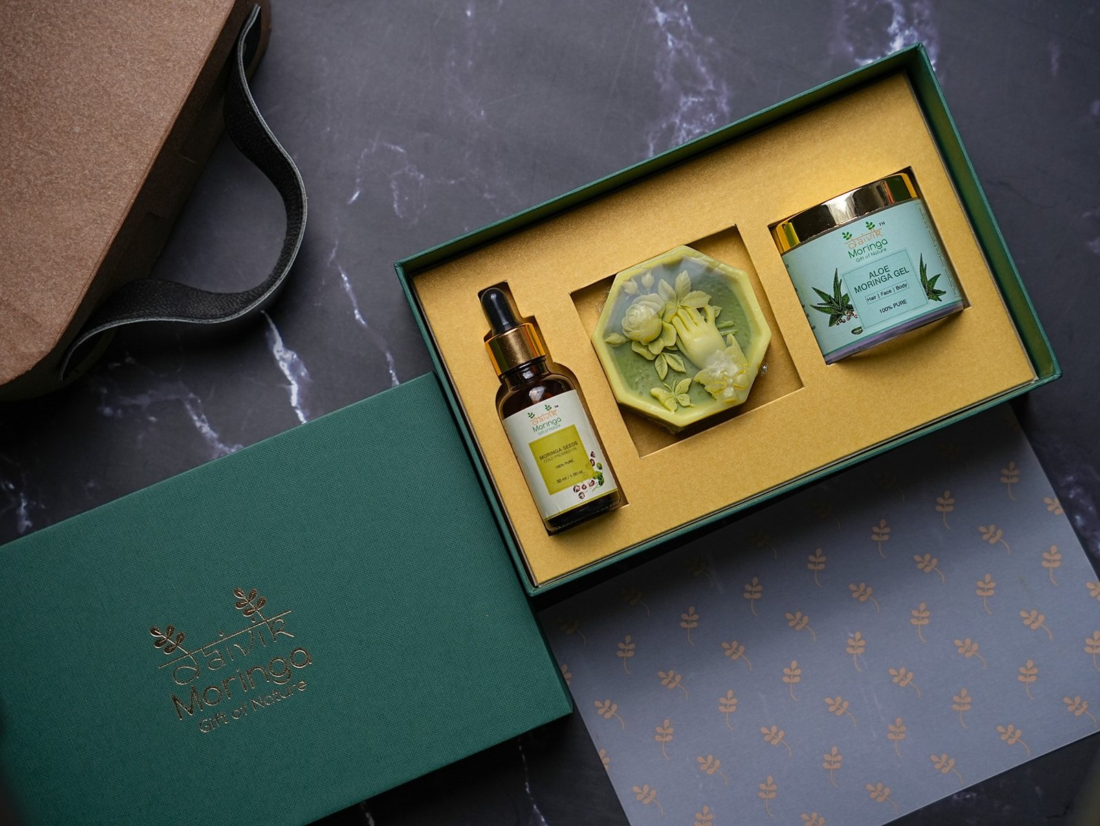 Daivik Glow Hamper