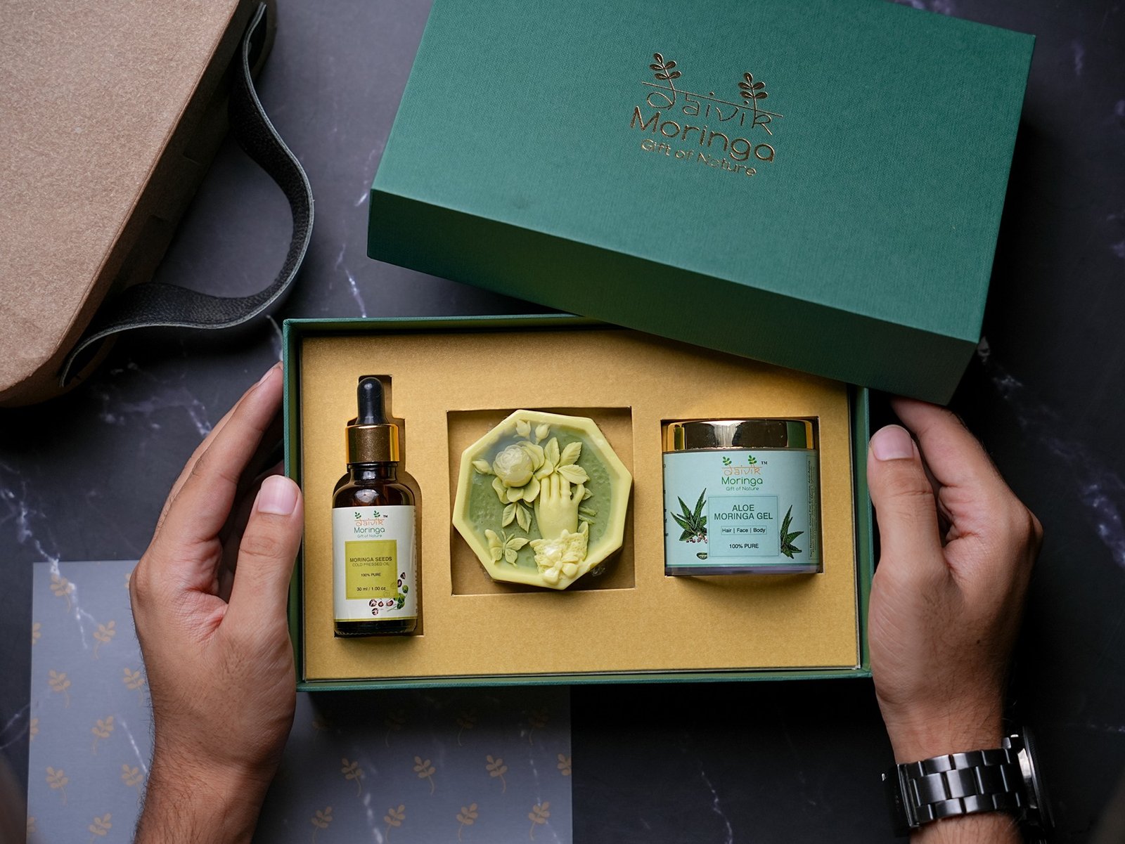 Daivik Glow Hamper