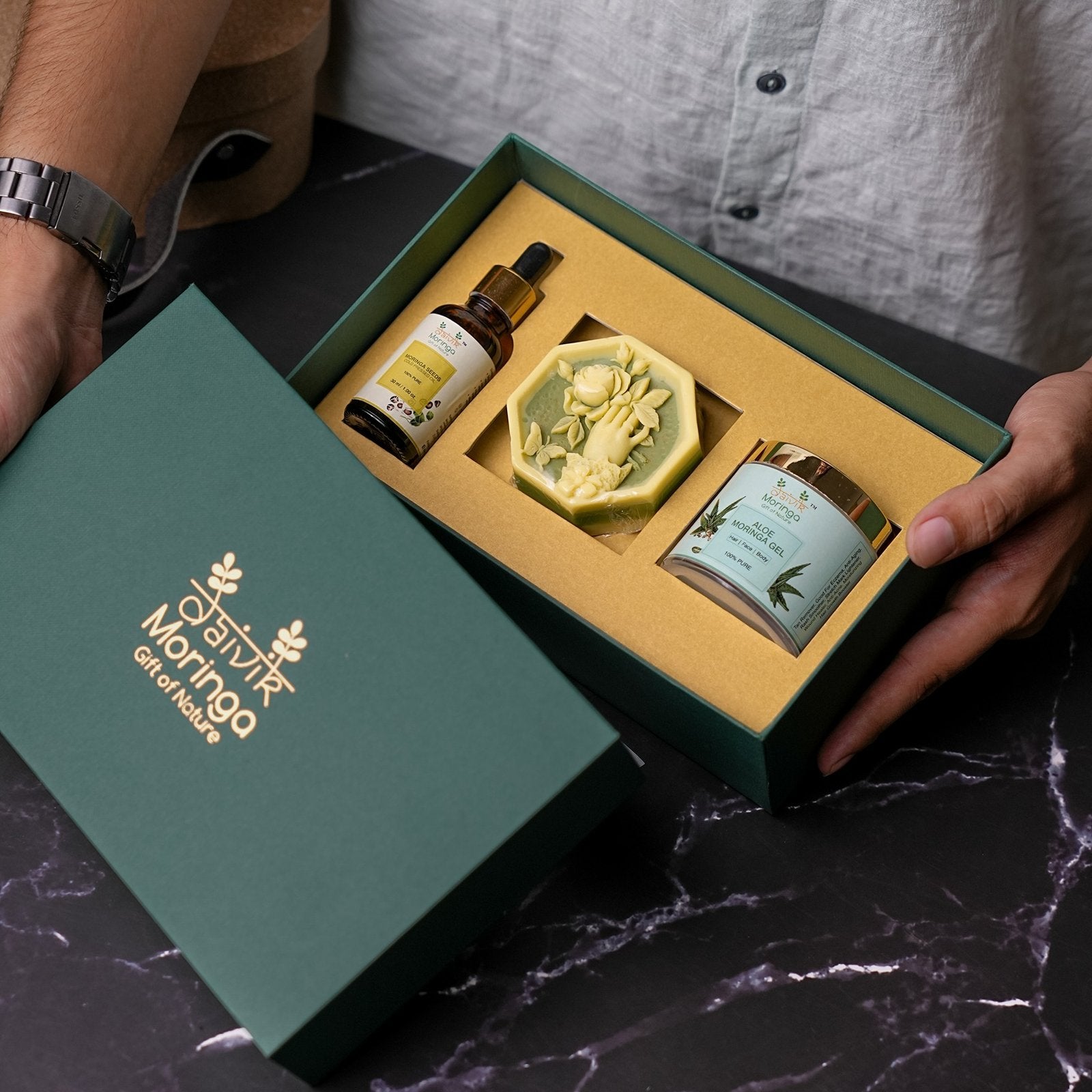 Daivik Glow Hamper